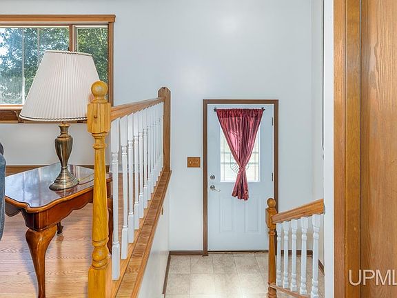 2nd image of 812 Houghteling St