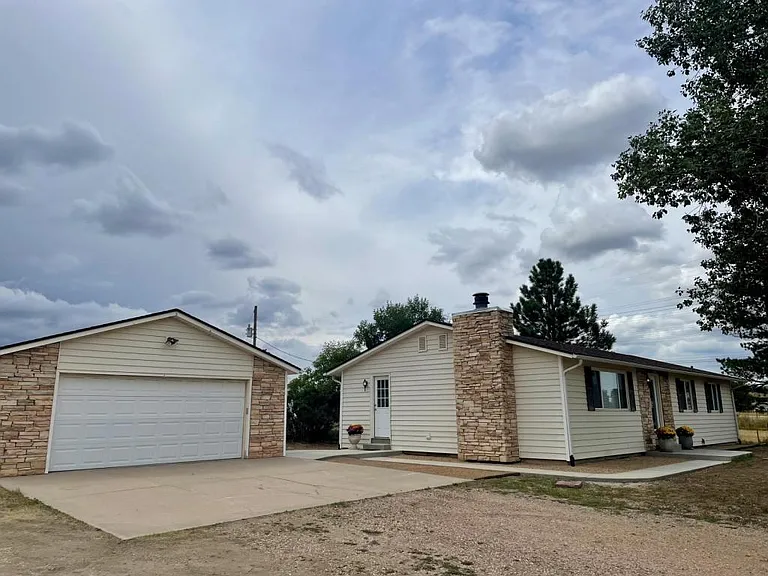9949 Tammy Ln — Photo 1