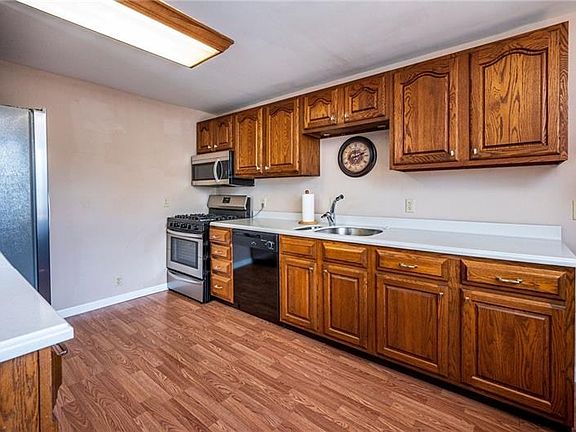 3rd image of 398 Mineral St