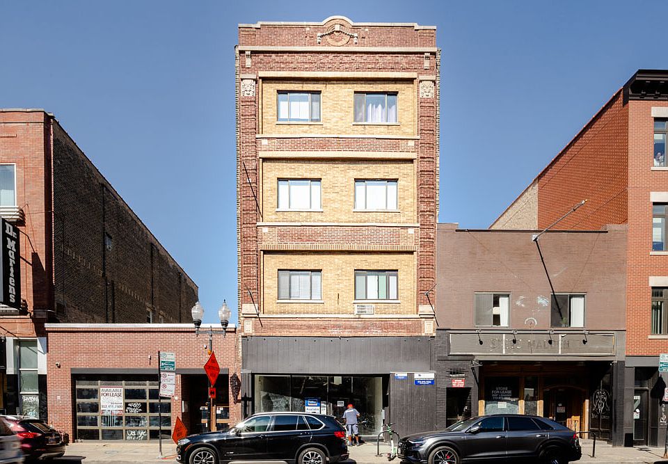 1st image of 1555 N Milwaukee Ave APT 25