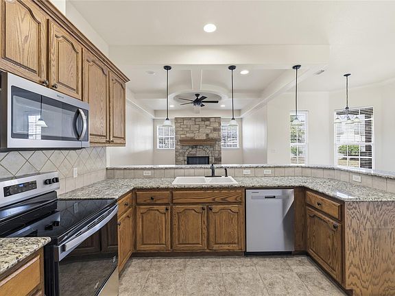 5th image of 1208 Spotted Fawn Trl