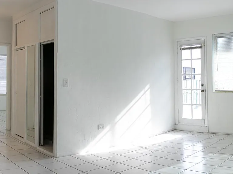 dining room and entrance to rooftop balcony - approx. 12 x 12 
Enjoy the private space of your rooftop balance - open view with amazing sunsets