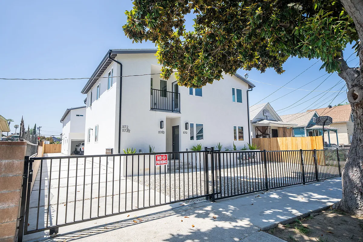 Building Photo - 1170 E 45th St