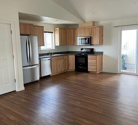 4th image of 1073 Creswood Dr
