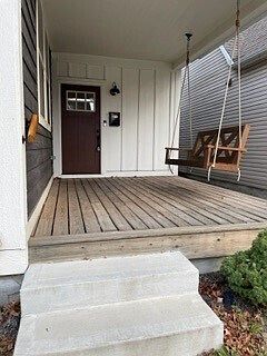 2nd image of 1152 Hoyt Ave