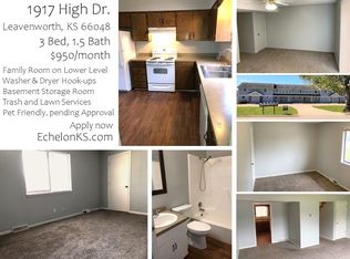 1917 High Dr, Leavenworth, KS 66048