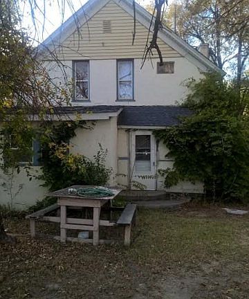 3rd image of 402 S 12th St
