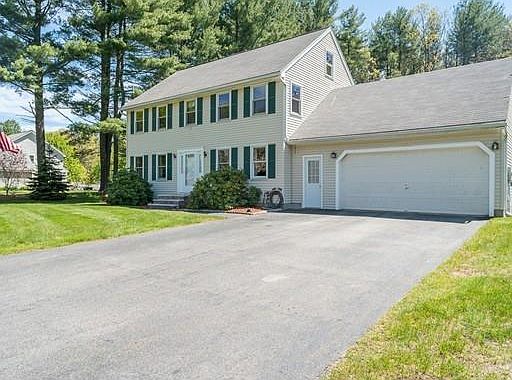 2nd image of 10 Dunvegan Dr