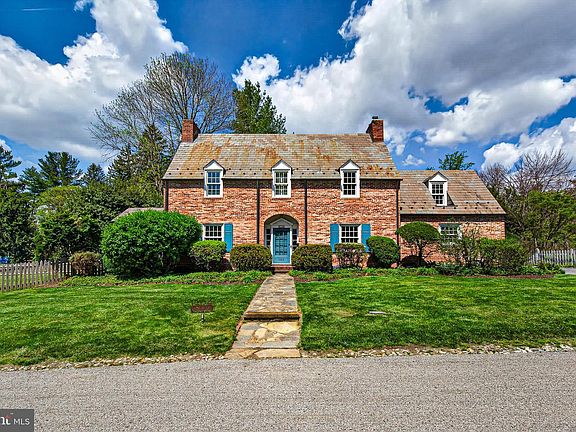 3rd image of 1104 Harriton Rd