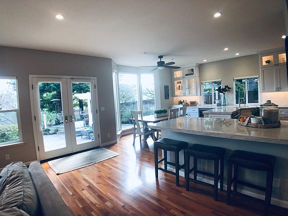 4th image of 12 Mapleglen Ct