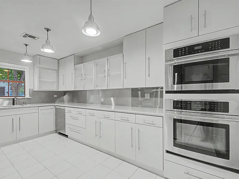2723 Nottingham St — Photo 19