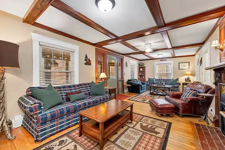 23 Red Gate Ln — Photo 2