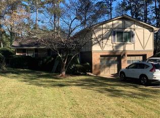 496 Fond Du Lac Dr, Stone Mountain, GA 30088