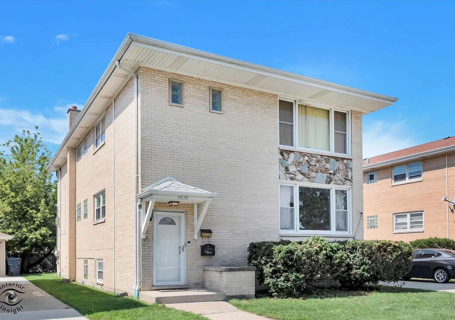 3 bed, 1.5 bath, 1000 sqft, $2,300 — Photo 2