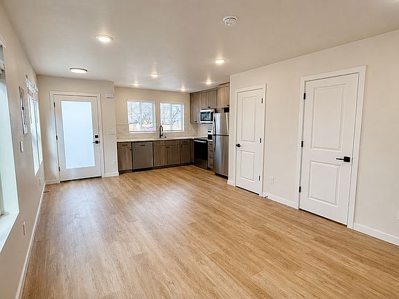 4th image of 5734 NE 10th Ave #B