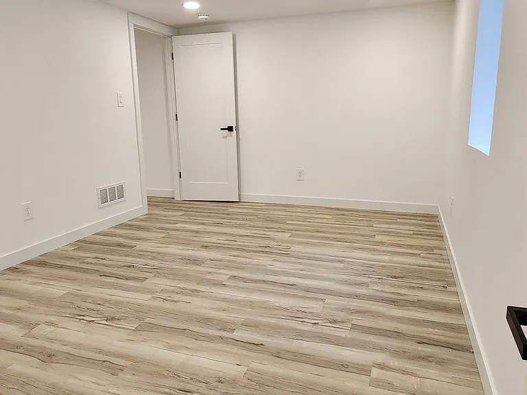 5060 S Fox St — Photo 23