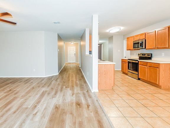 3rd image of 1056 Bumble Bee Dr