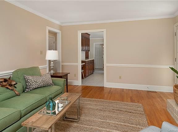 5th image of 8900 Dulins Knob Ct #8