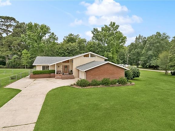 2nd image of 1702 Louis Ln