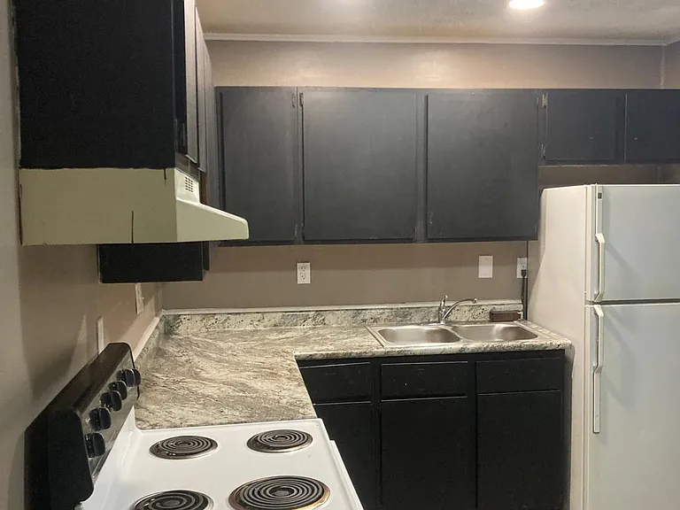 70 Fairview Dr #5 — Photo 6