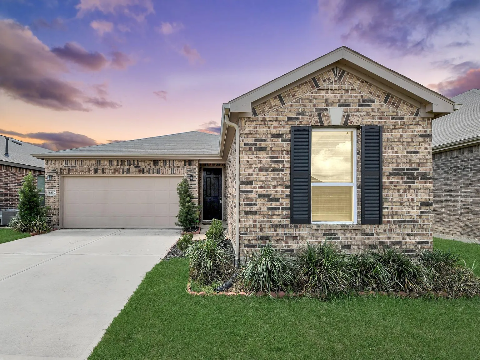 3 bed, 2.0 bath, 1658 sqft, $2,000 — Photo 1