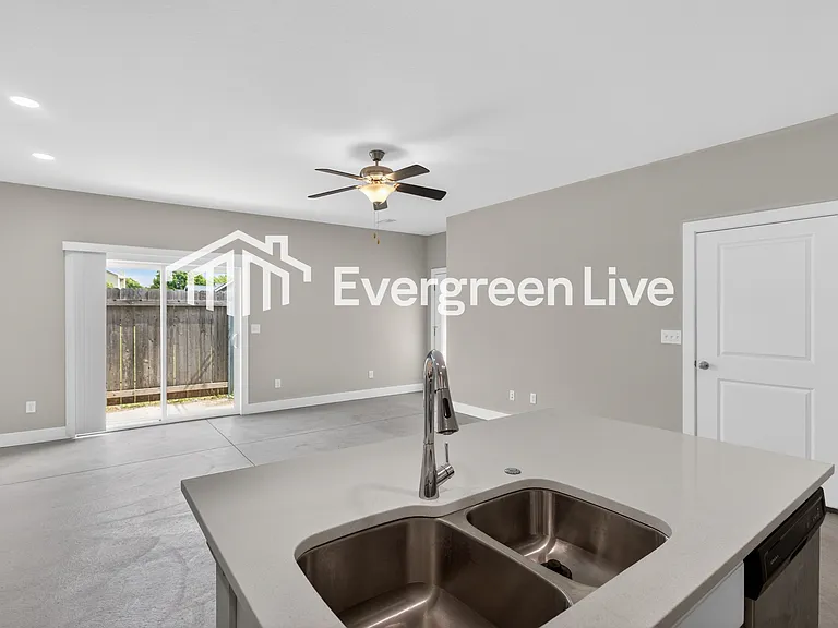 102 E Santa Fe Cir — Photo 7