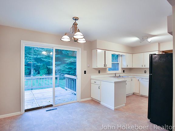 4th image of 14330 Villa Ct