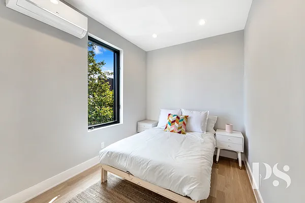 Rented by Compass | media 42