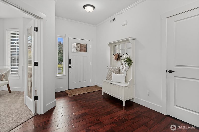 3rd image of 310 20th Street Pl SW