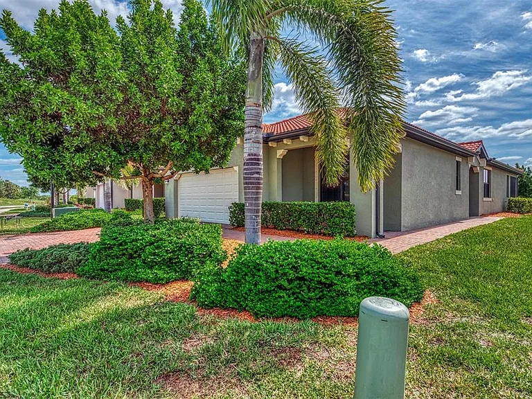 10113 Fiddlewood Dr — Photo 3
