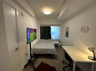 41 River St #220, Toronto, ON M5A3P1