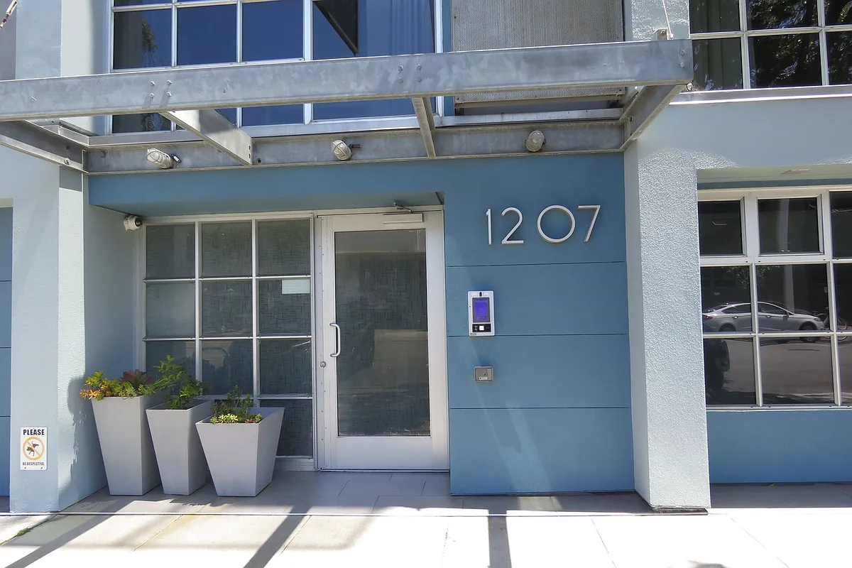 Building Photo - 1207 Indiana St #11