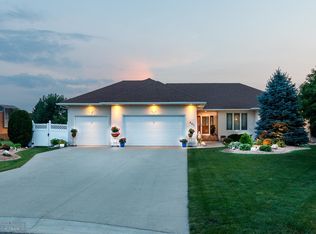 401 39 1/2 Ave S, Moorhead, MN 56560