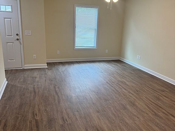 3rd image of 505 Mill Ave