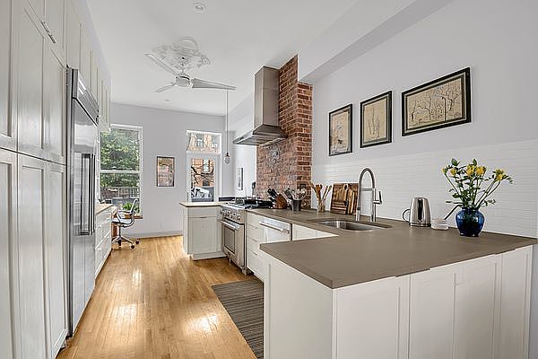 1st image of 725 President St #2