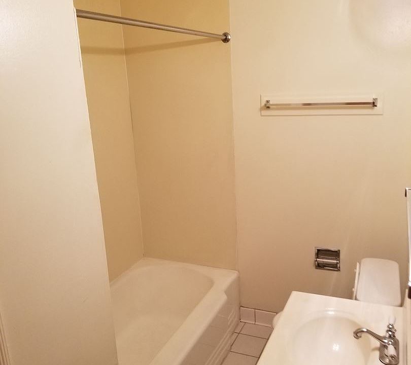 2nd image of 4702 Cass St APT 14