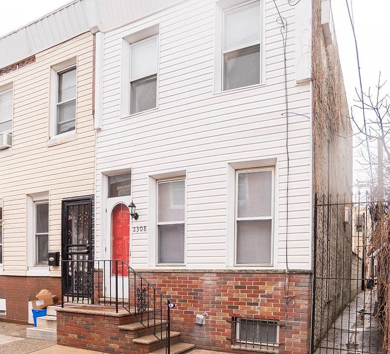 1st image of 2308 S Hutchinson St