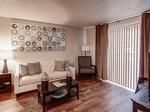 2nd image of 5400 N Nevada Ave #6-206