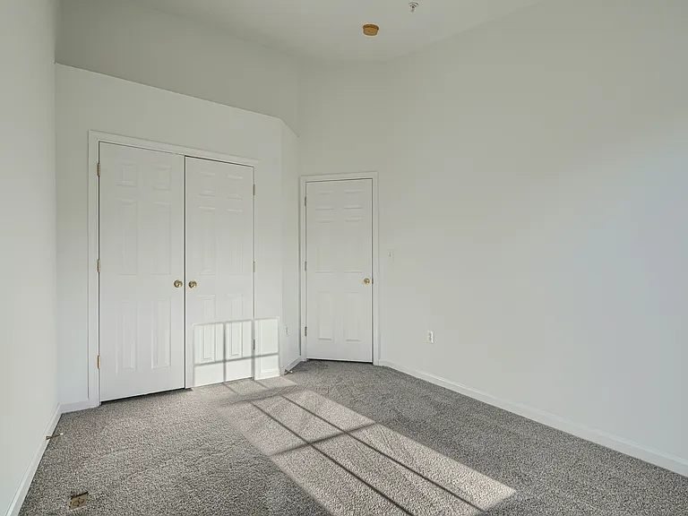 5048 Kemsley Ct — Photo 4