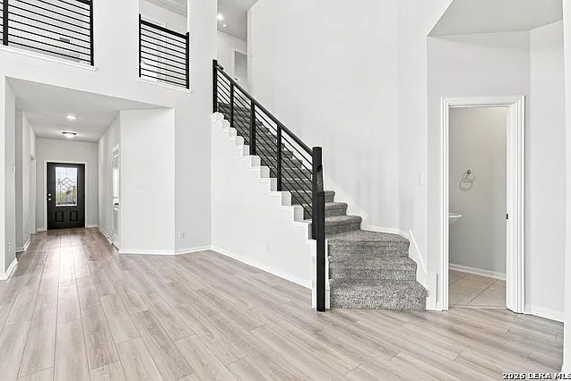 4 bed, 6.0 bath, 2513 sqft, $2,400 — Photo 4
