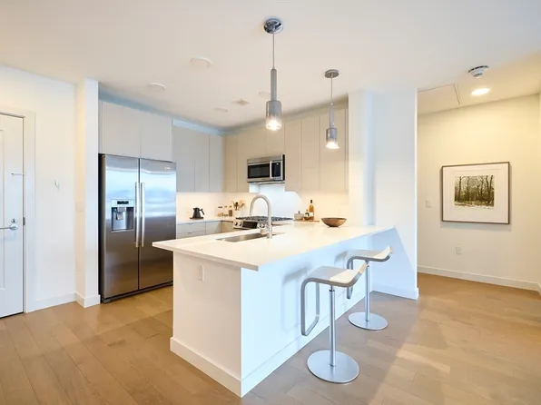45 Lewis St #313, Boston, MA 02128