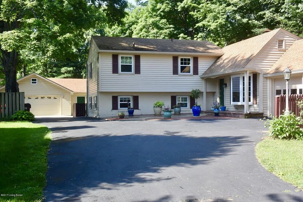 3606 Fallen Timber Dr photo 1