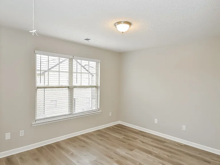 214 Ben Ln — Photo 13