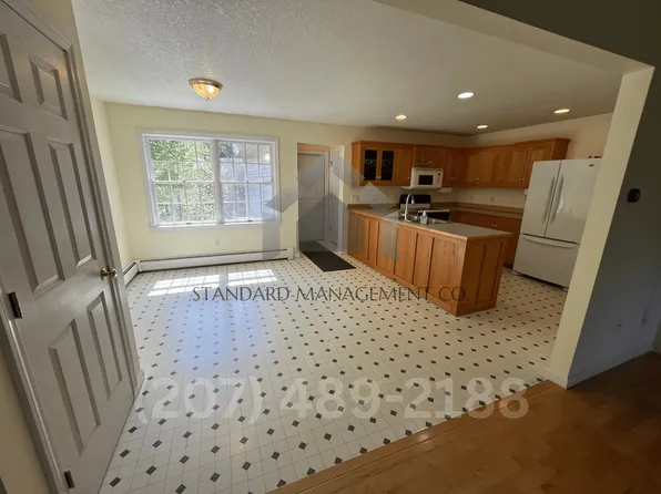 572 Neck Rd, China, ME 04358