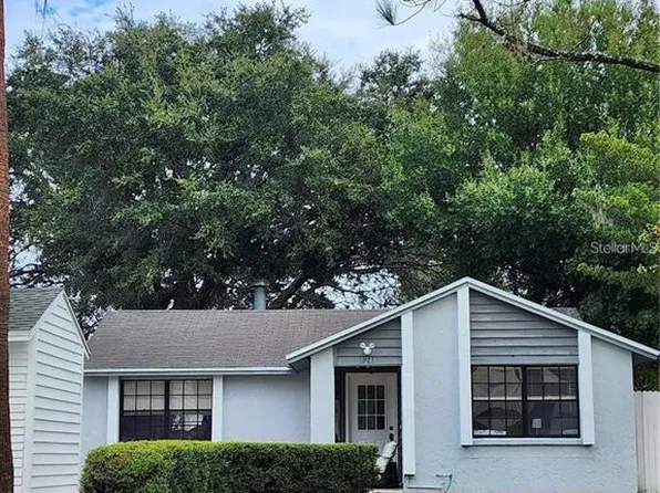 3244 Fox Lake Dr, Tampa, FL 33618