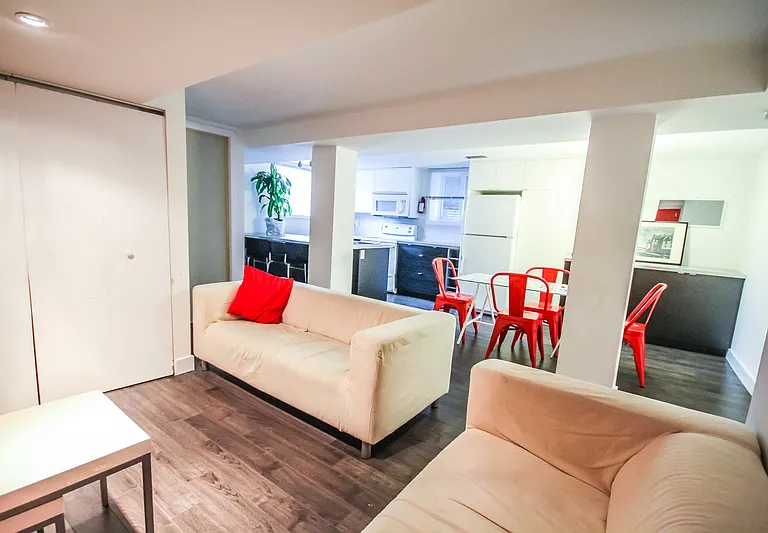 1148 Woodroffe Ave #B — Photo 3