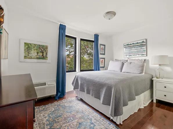 138 Seeley Street image 4 of 8