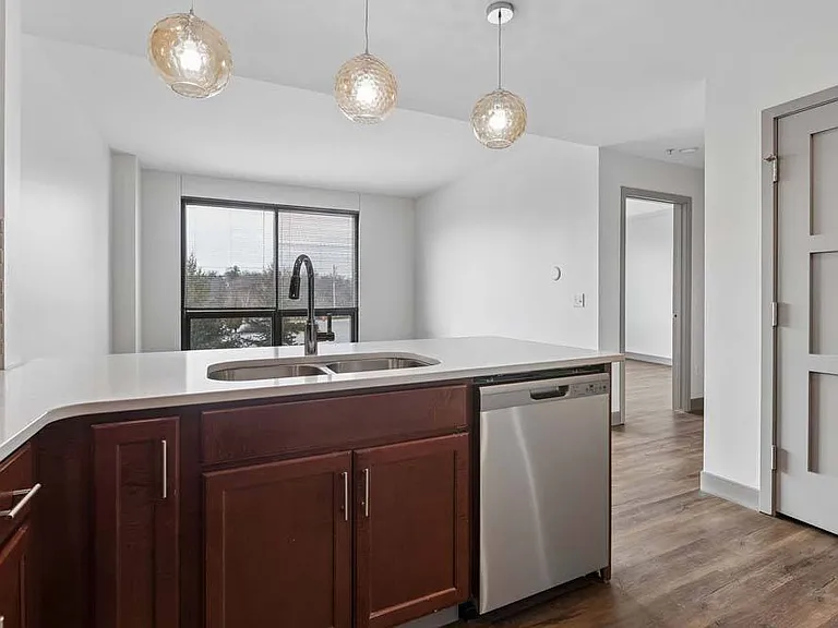 Midtown Crossing Apartments — Photo 101