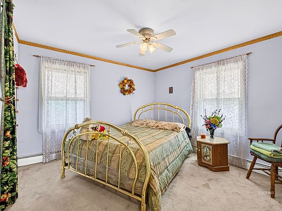 4th image of 462 Wilson Ave