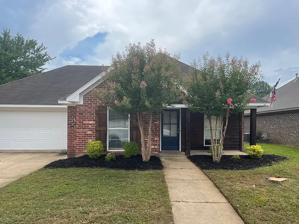 169 Blackstone Cir